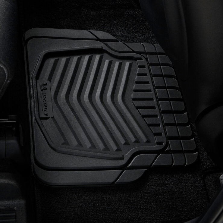 Michelin Tapete Universal de Hule Negro Para Automóvil 4 Piezas Michelin Tapete Universal de Hule Negro Para Automóvil 4 Piezas