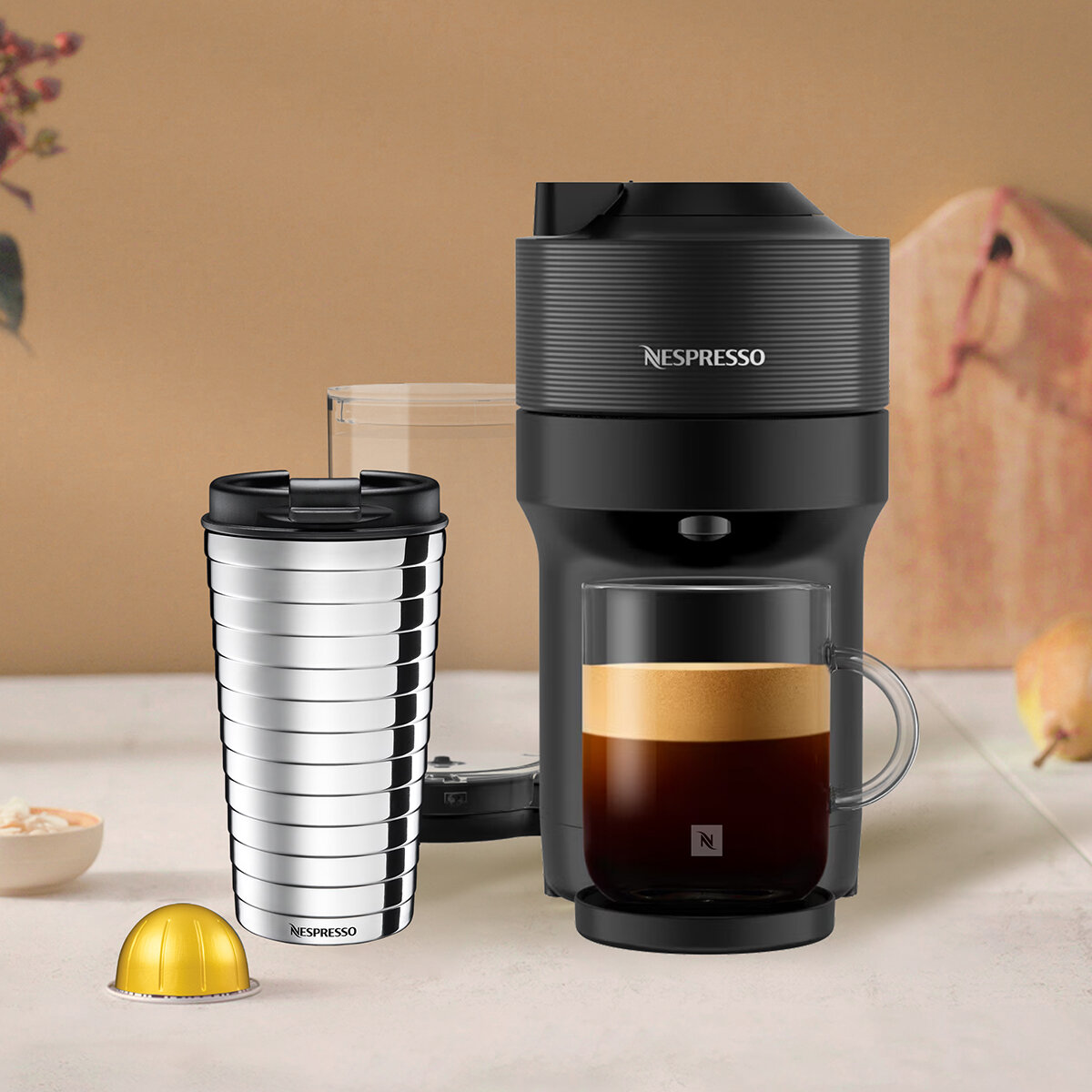 Nespresso Cafetera Pop Vertuo con Termo Incluye 12 Cápsulas de Café Nespresso Cafetera Pop Vertuo con Termo Incluye 12 Cápsulas de Café