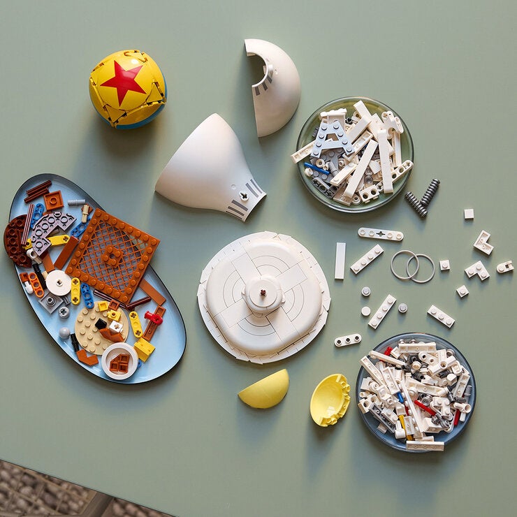 LEGO Disney Pixar Luxo Jr. LEGO Disney Pixar Luxo Jr.