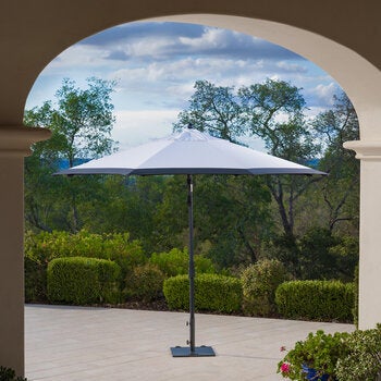 SunVilla, Sombrilla Redonda de 3.3 m con Borde Color Negro SunVilla, Sombrilla Redonda de 3.3 m con Borde Color Negro