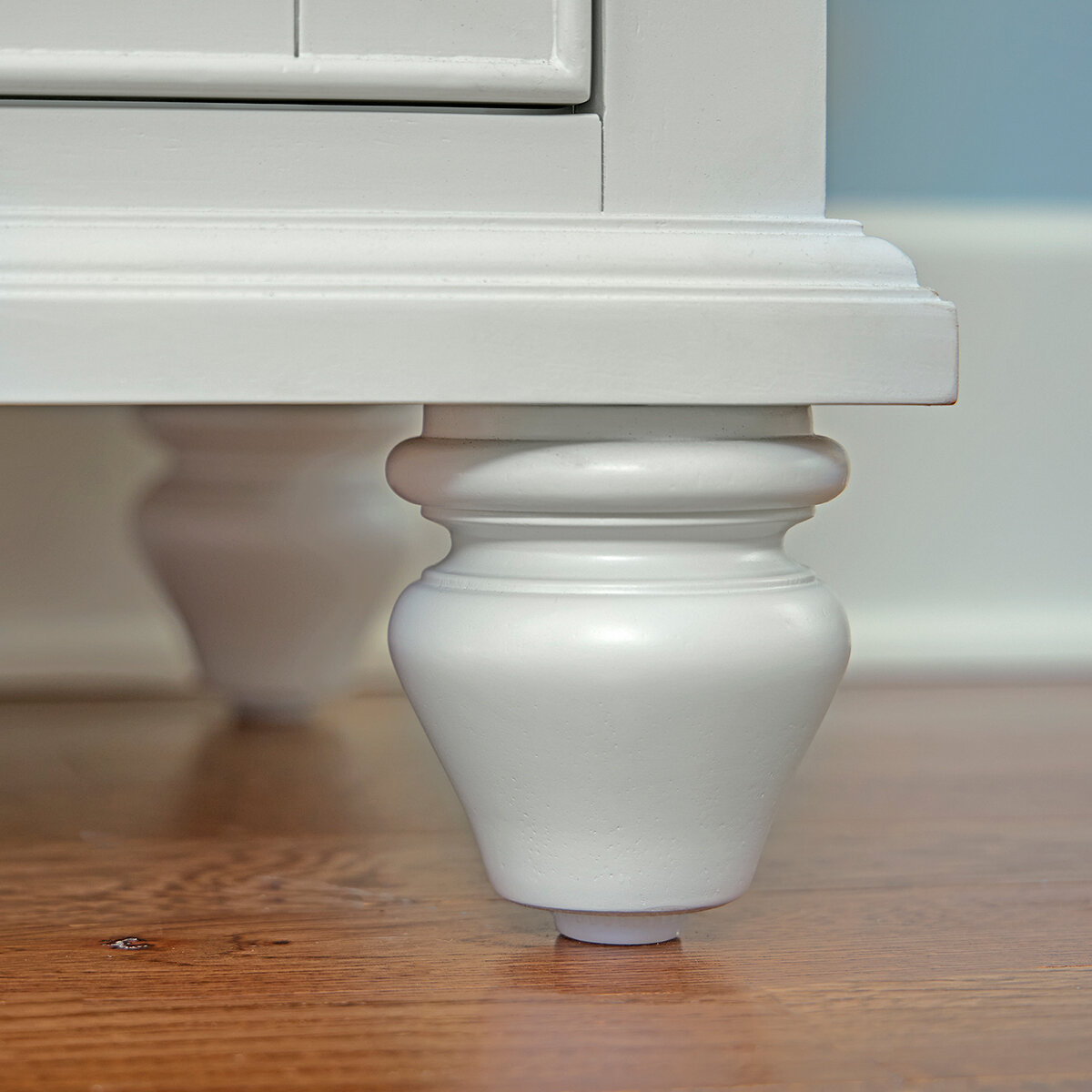 Universal Broadmoore, Consola Decorativa Universal Broadmoore, Consola Decorativa