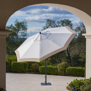 SunVilla, Sombrilla Redonda de 3.3 m con Borde Color Beige SunVilla, Sombrilla Redonda de 3.3 m con Borde Color Beige