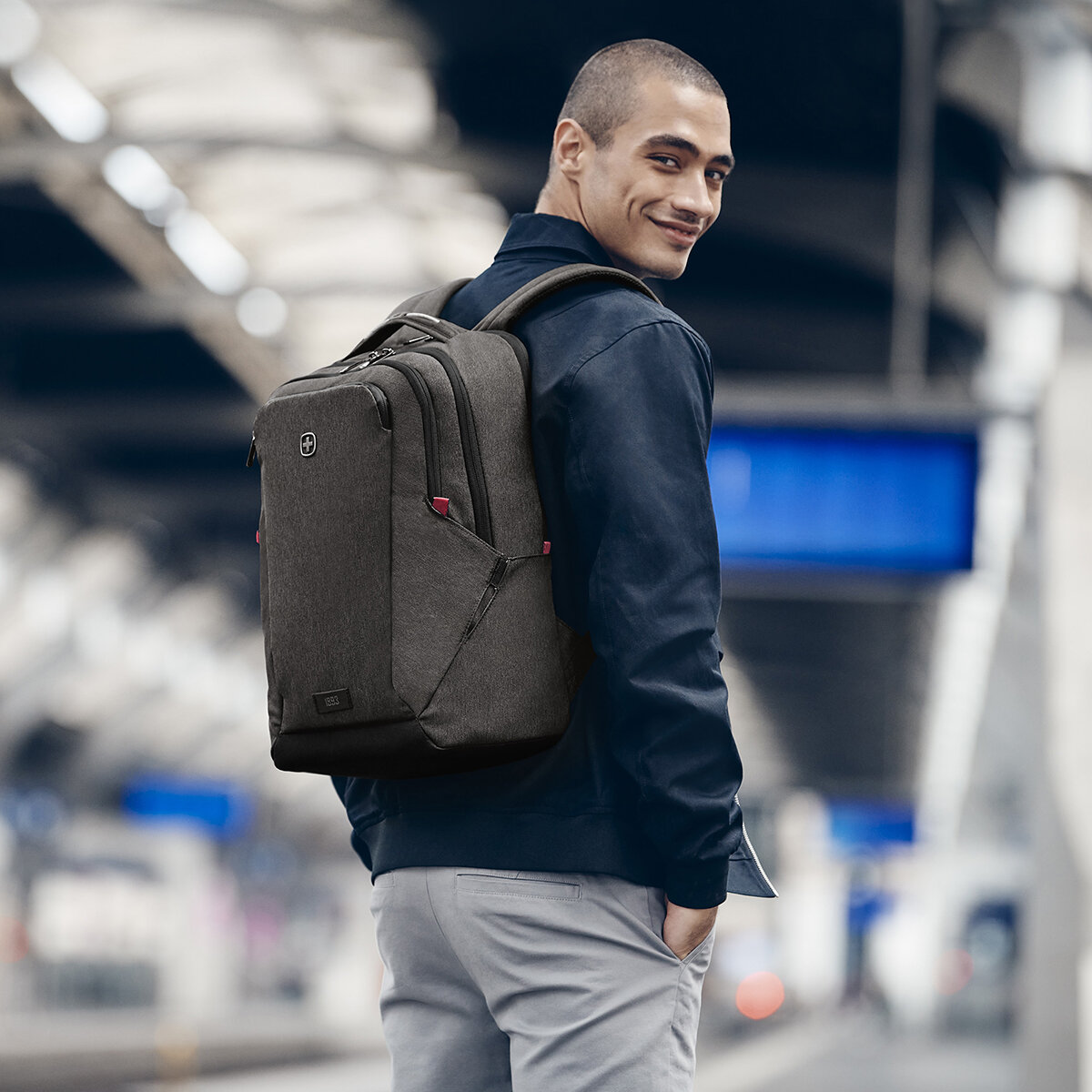 Wenger, Mochila Eco Professkonal para laptop de 16" con Bolsillo para Tablet