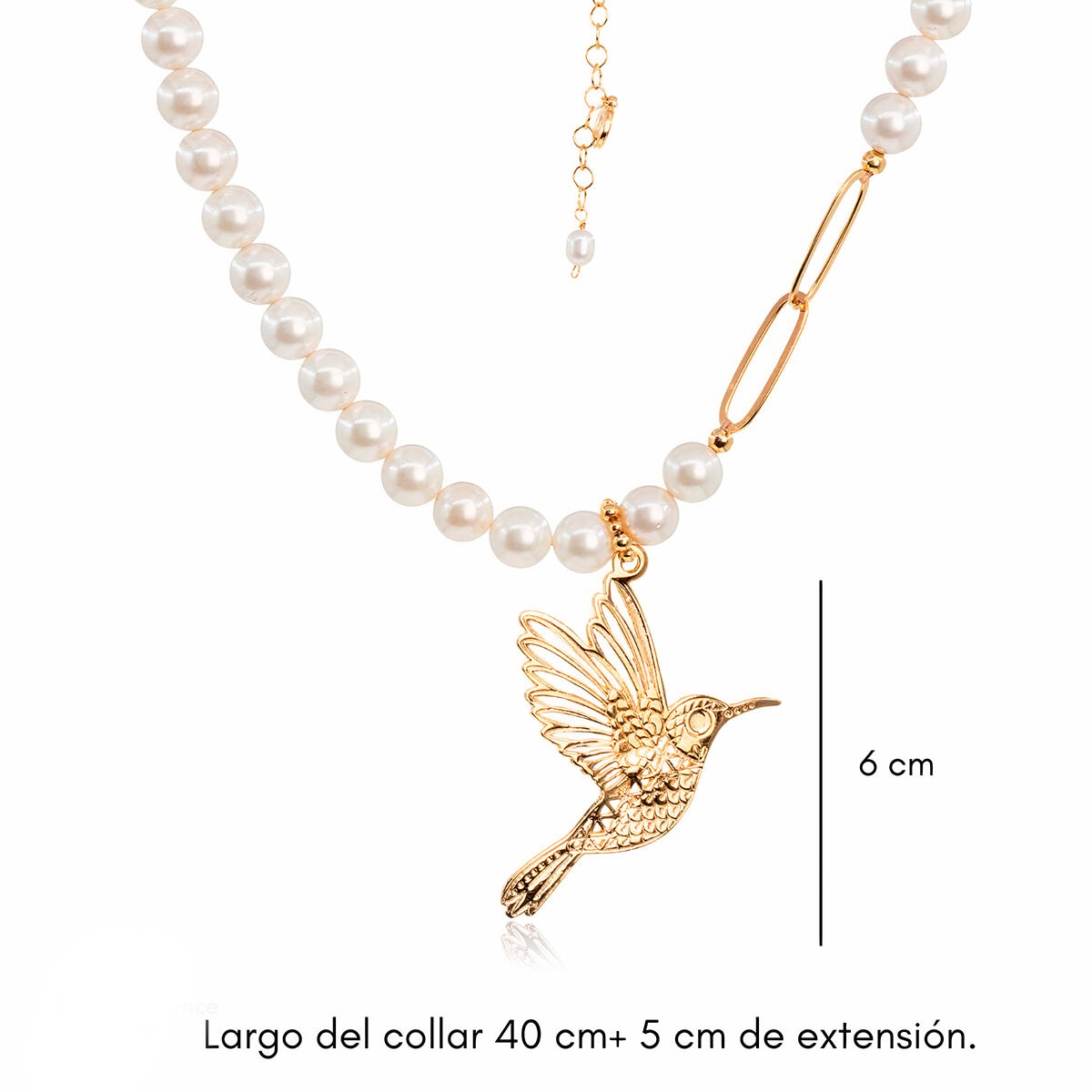 Ablime, Collar Corto en Perla de Río con Dije de Colibrí