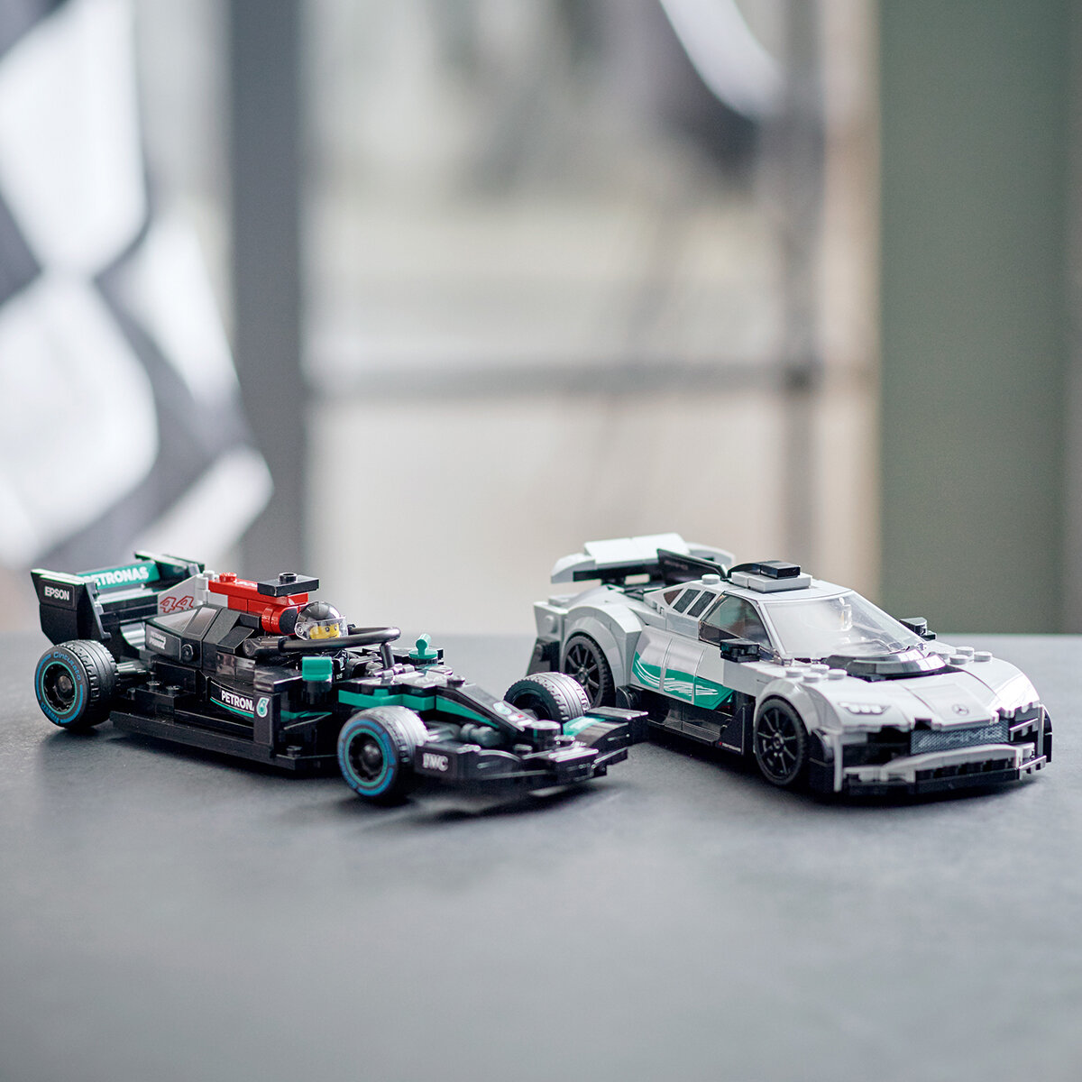 LEGO Speed Champions Mercedes- AMG F1 W12 E Performance y Mercedes- AMG Project One 