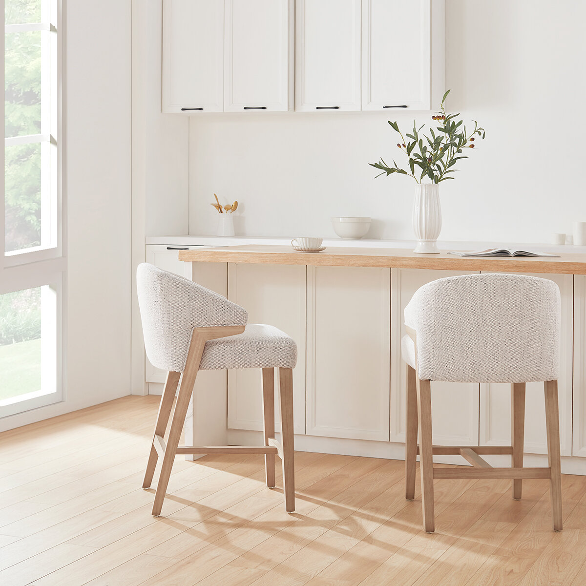 Aiden & Ivy Furniture, Paquete de 2 Taburetes de Tela para Mostrador Aiden & Ivy Furniture, Paquete de 2 Taburetes de Tela para Mostrador