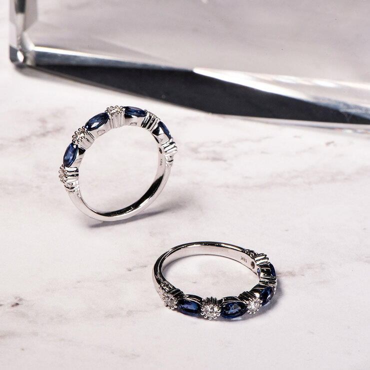 Anillo de Zafiro Azul y Diamantes 0.25ctw, Oro Blanco de 14K Anillo de Zafiro Azul y Diamantes 0.25ctw, Oro Blanco de 14K