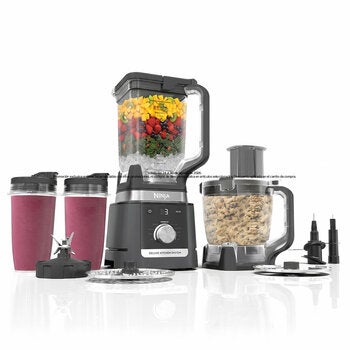Ninja Deluxe, Sistema de Cocina con Jarra de 2.6 L, Procesador de 9 Tazas, 2 Discos de Rebanado/triturado, 2 Vasos de 700 ml Ninja Deluxe, Sistema de Cocina con Jarra de 2.6 L, Procesador de 9 Tazas, 2 Discos de Rebanado/triturado, 2 Vasos de 700 ml