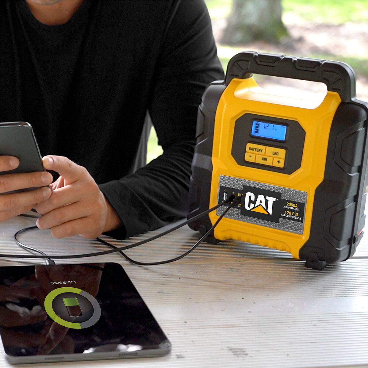 CAT Arrancador y Estación de Carga de Litio CAT Arrancador y Estación de Carga de Litio