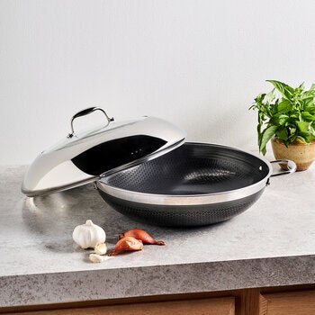 Hexclad, Wok Hibrido de 14" con Tapa (35 cm) Hexclad, Wok Hibrido de 14" con Tapa (35 cm)