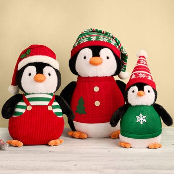 Familia de Pinguinos de Peluche Decorativos, Juego de 3 Pzas. Familia de Pinguinos de Peluche Decorativos, Juego de 3 Pzas.