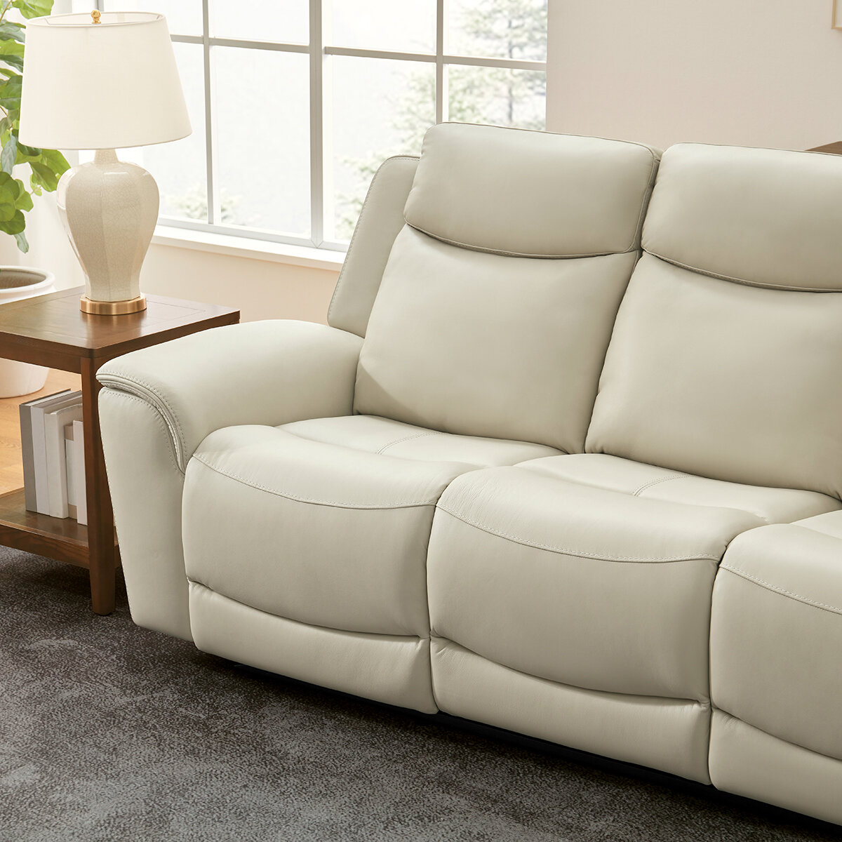 Gilman Creek Furniture, Sofá Reclinable de Piel con Sistema Eléctrico Gilman Creek Furniture, Sofá Reclinable de Piel con Sistema Eléctrico