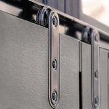 Suncast, Modernist Cobertizo de Almacenamiento de 2.4m x 2.1m con Puertas Corredizas Suncast, Modernist Cobertizo de Almacenamiento de 2.4m x 2.1m con Puertas Corredizas