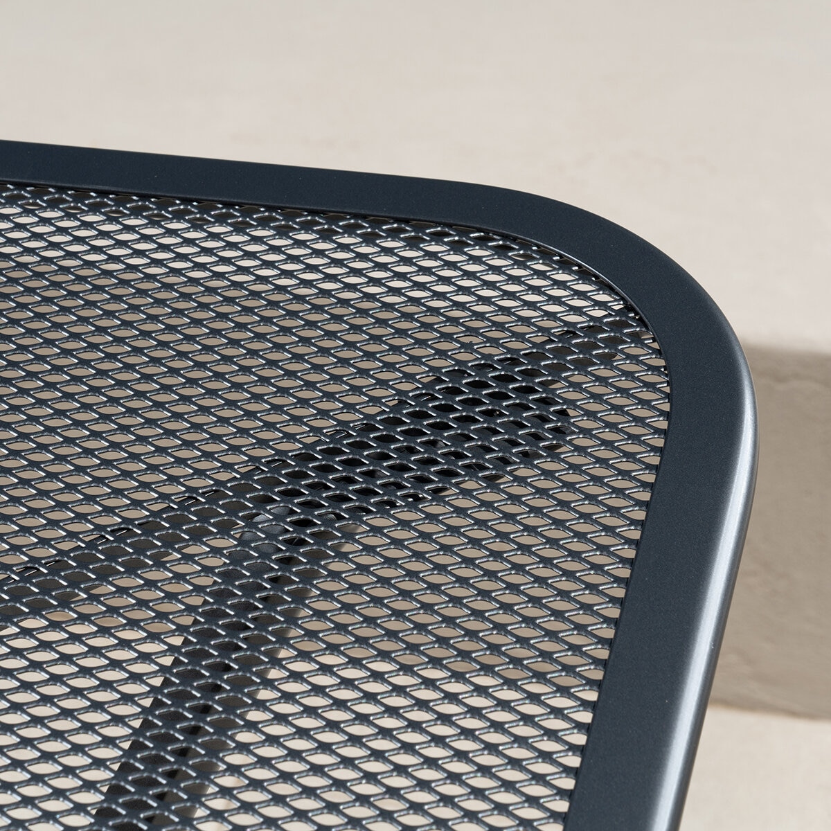 Commrcial Mesh Table