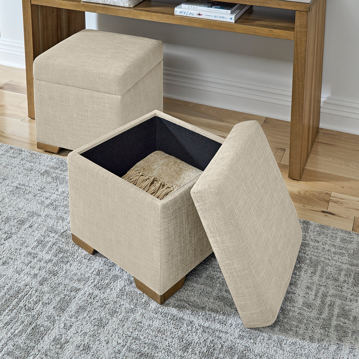 Universal Broadmoore, Conjunto Ocasional de 3 Piezas Universal Broadmoore, Conjunto Ocasional de 3 Piezas